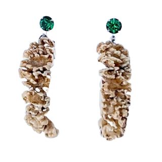 Exkluzivní náušnice z precizně vybroušených srnčích růží se zasazenými kamínky Swarovski a komponenty z antialergenní...